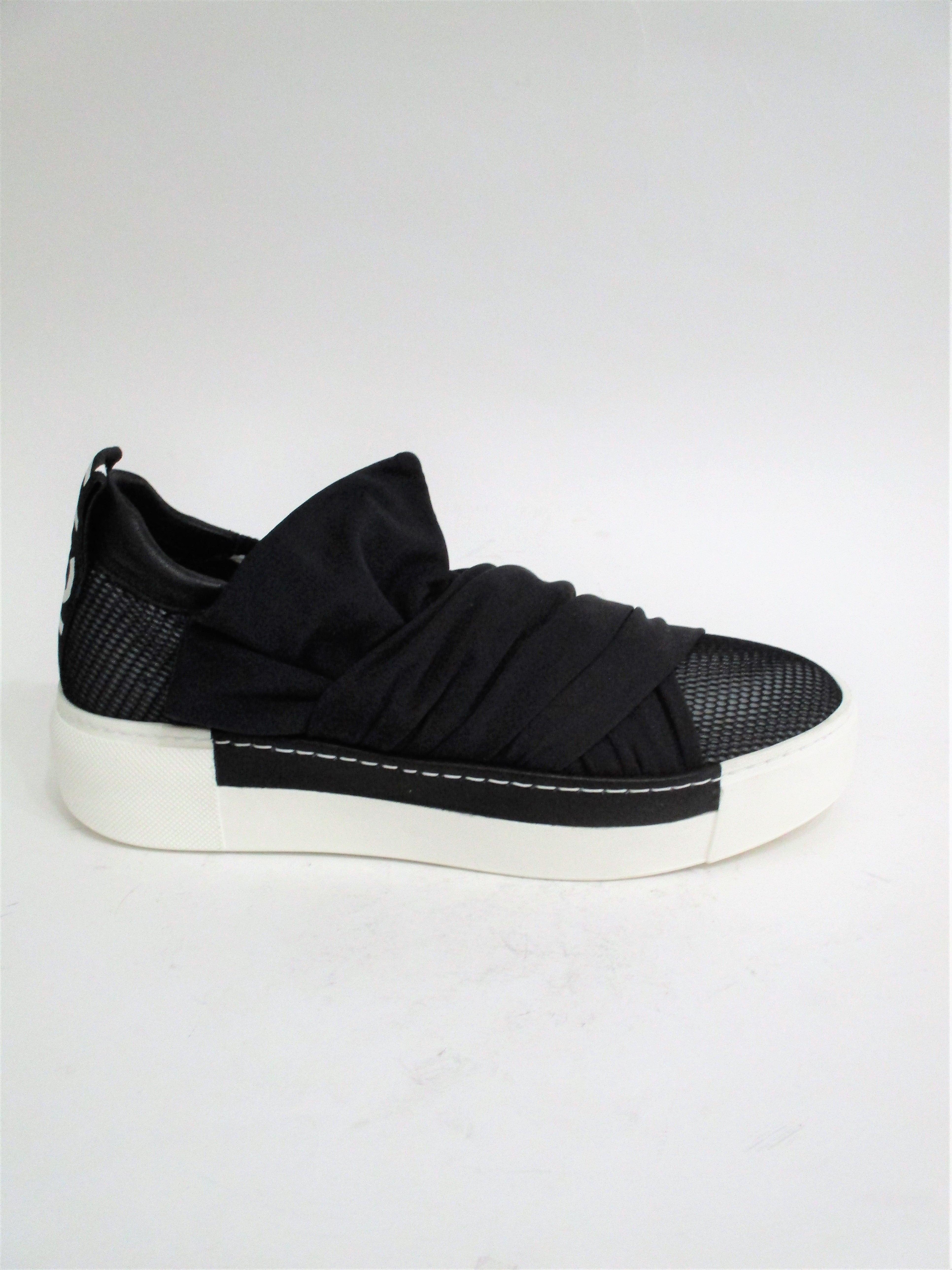 SNEAKER VIC MATIE 1U7135D NERO