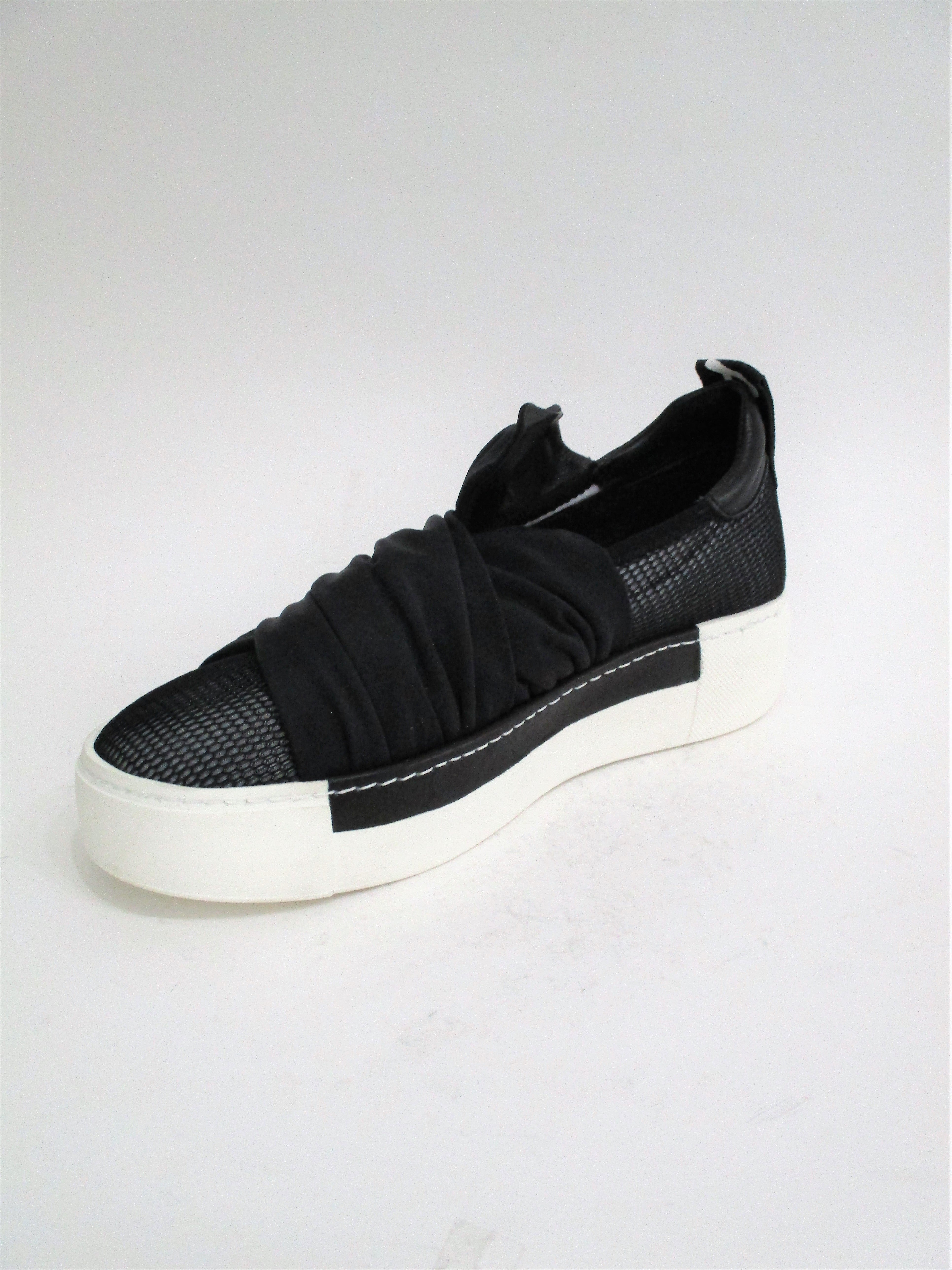 SNEAKER VIC MATIE 1U7135D NERO