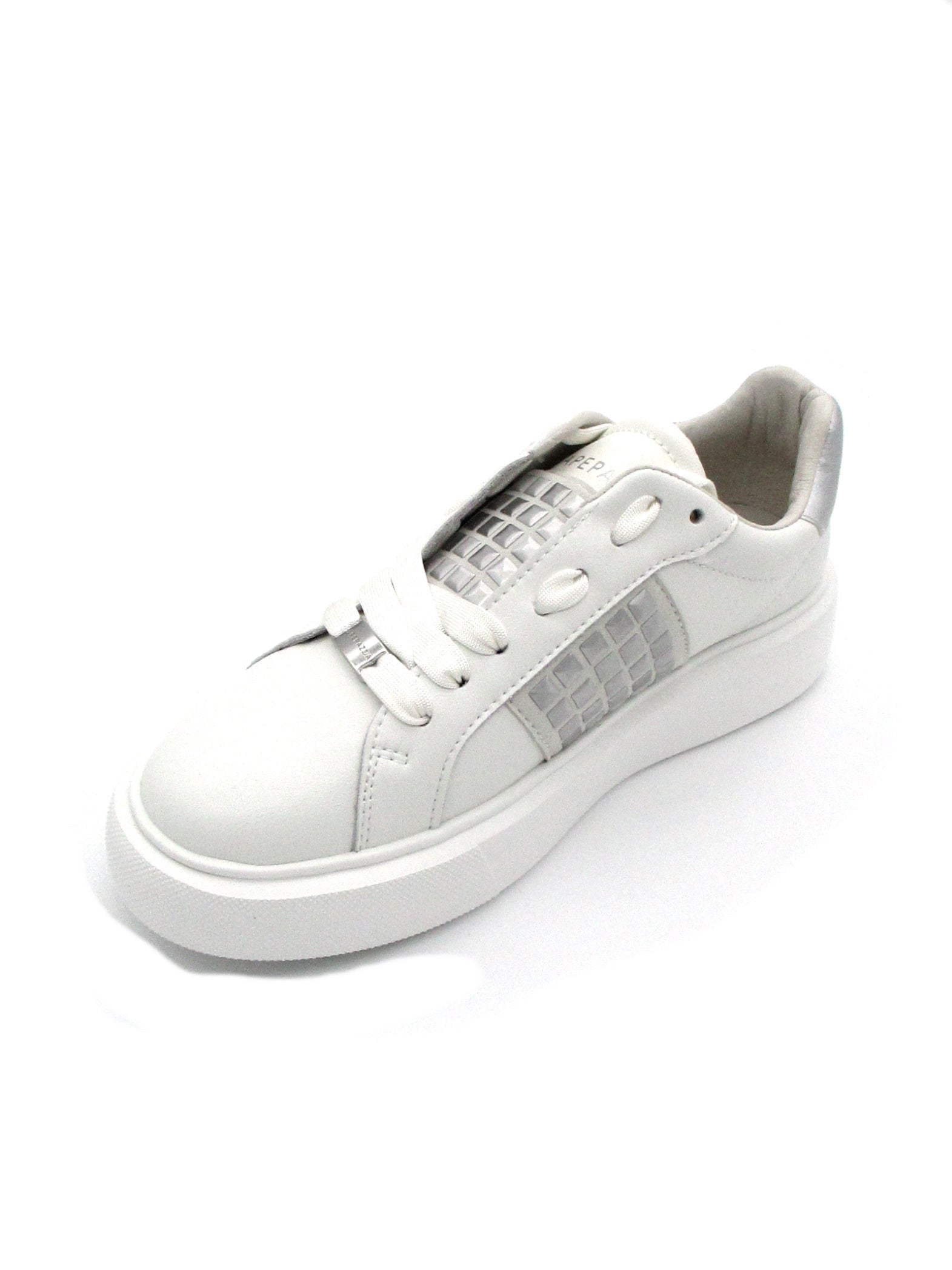 Sneaker donna slip-on Apepazza Primula White con borchie in metallo